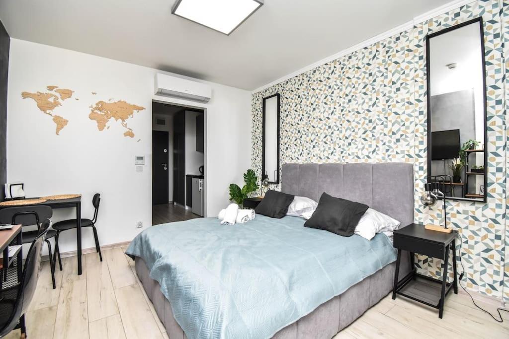 Easy Rent Apartments- Smart 705