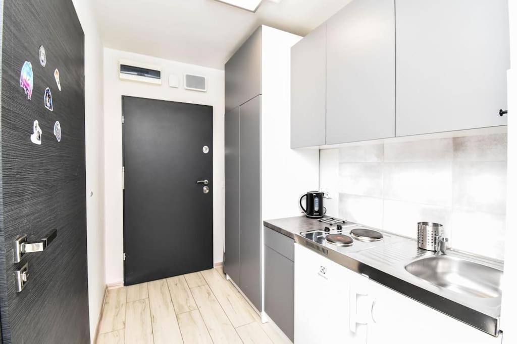 Easy Rent Apartments- Smart 705